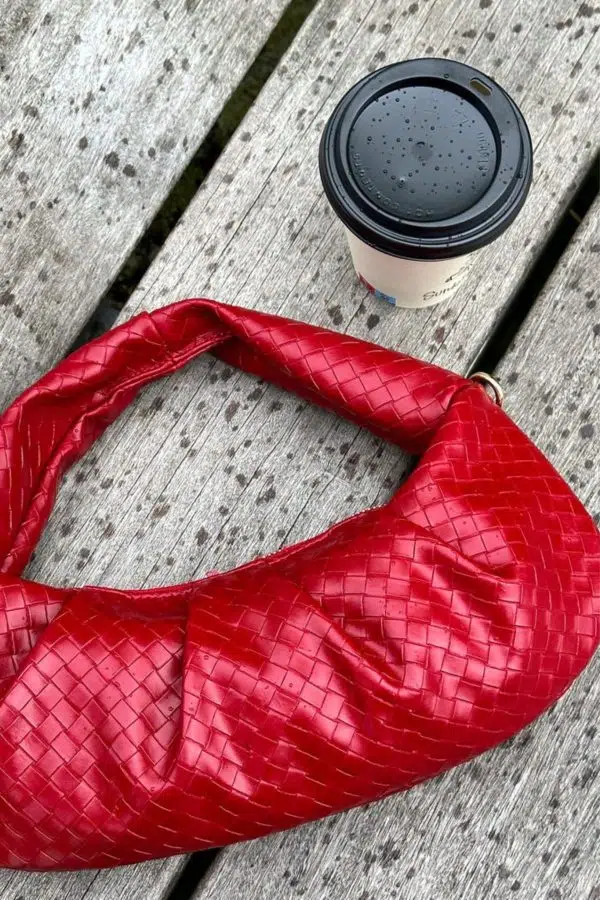 Sula Handväska med axelrem – Dark red