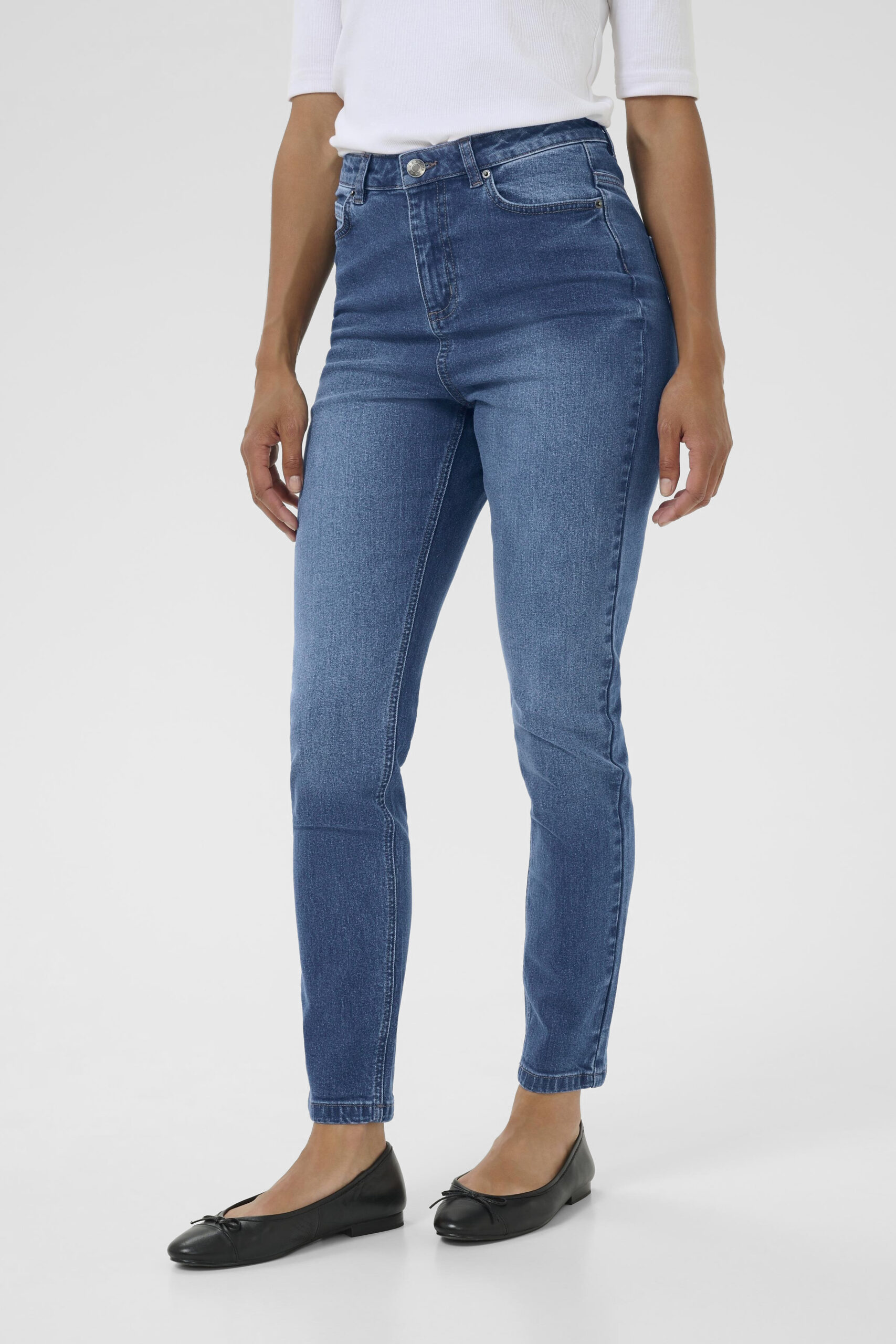 Willow HW Slim Fit Jeans - Medium Blue Denim
