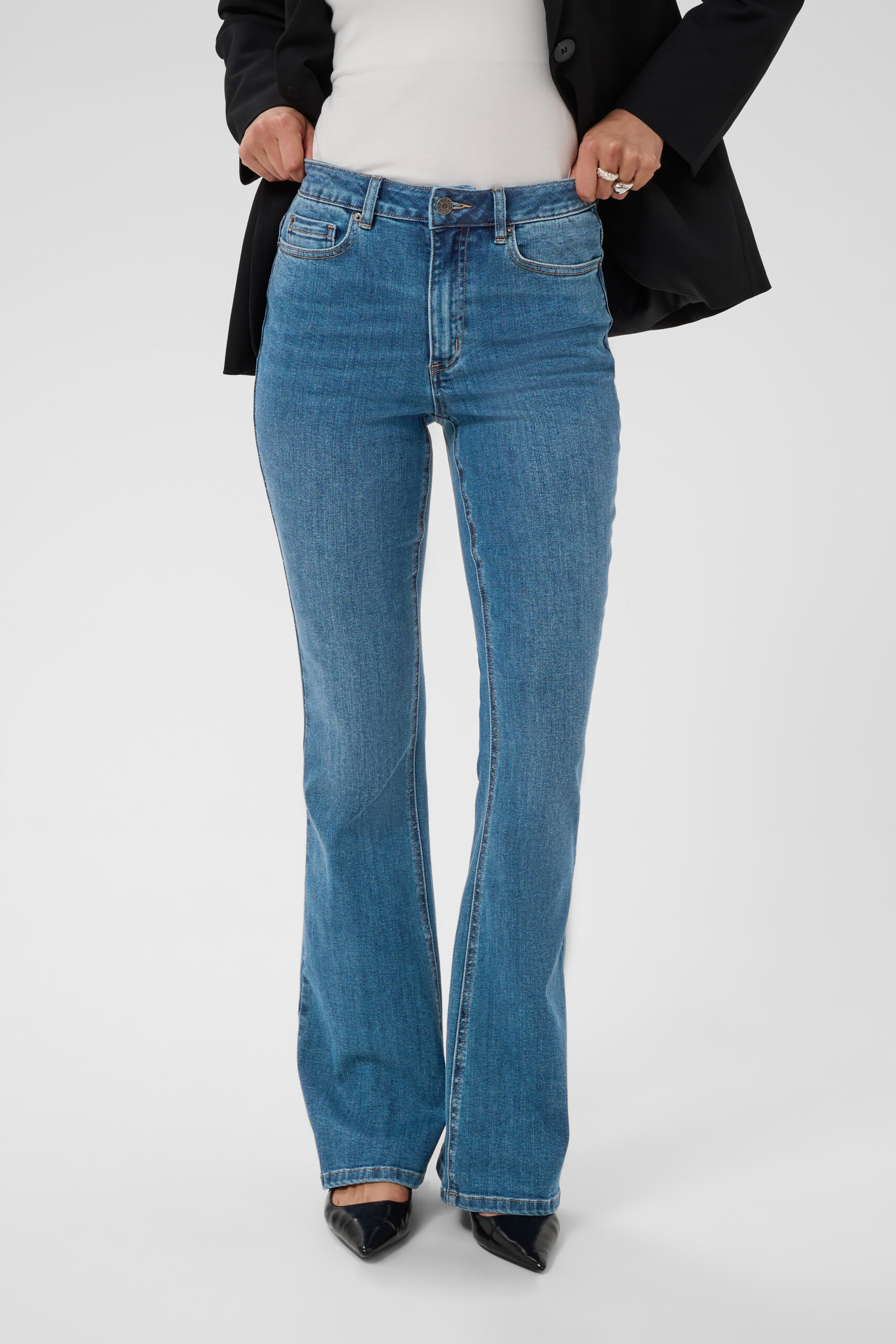 Forest HW Flared Jeans - Medium Blue Denim
