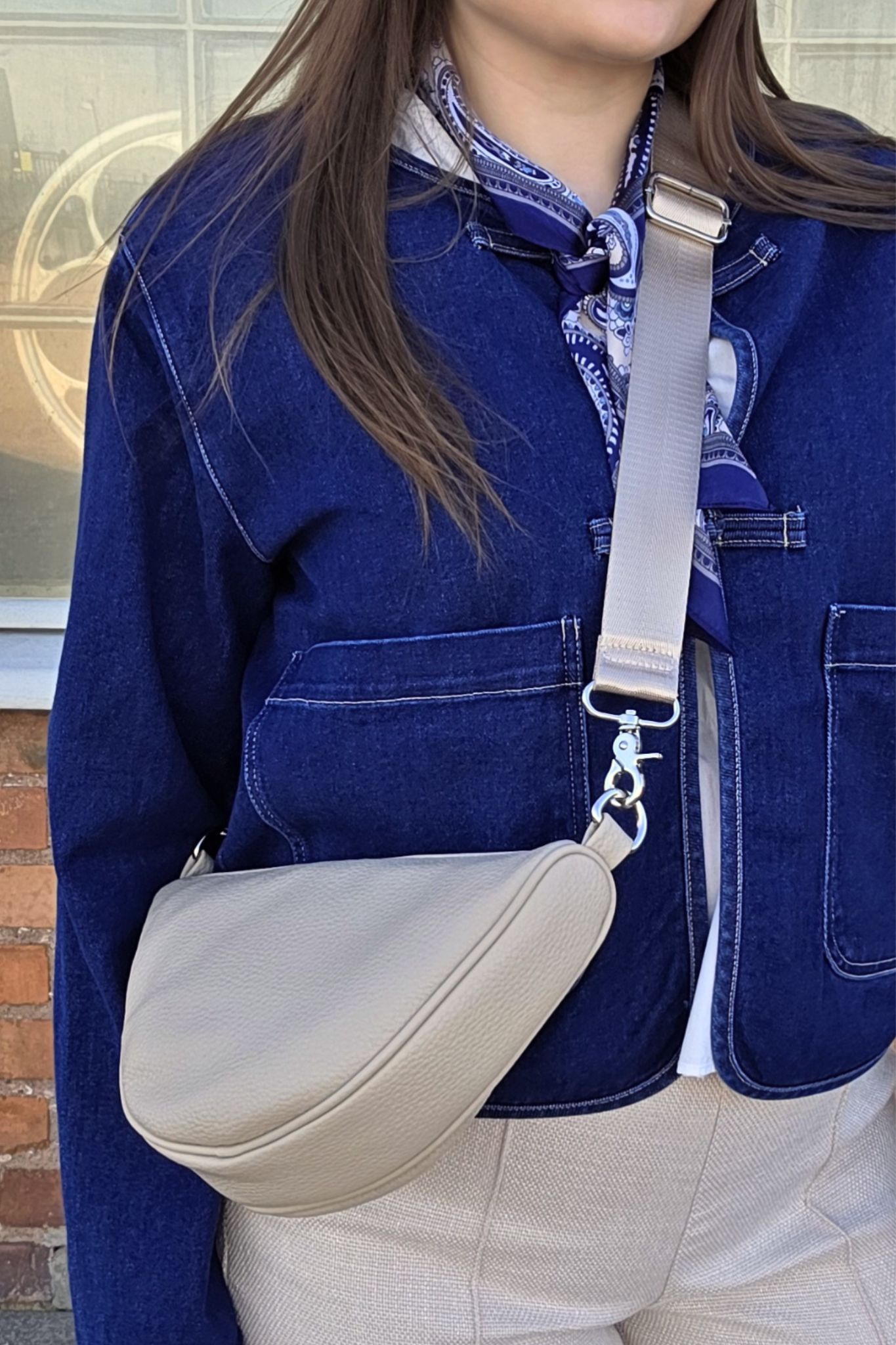 Eva Triangelväska - Beige